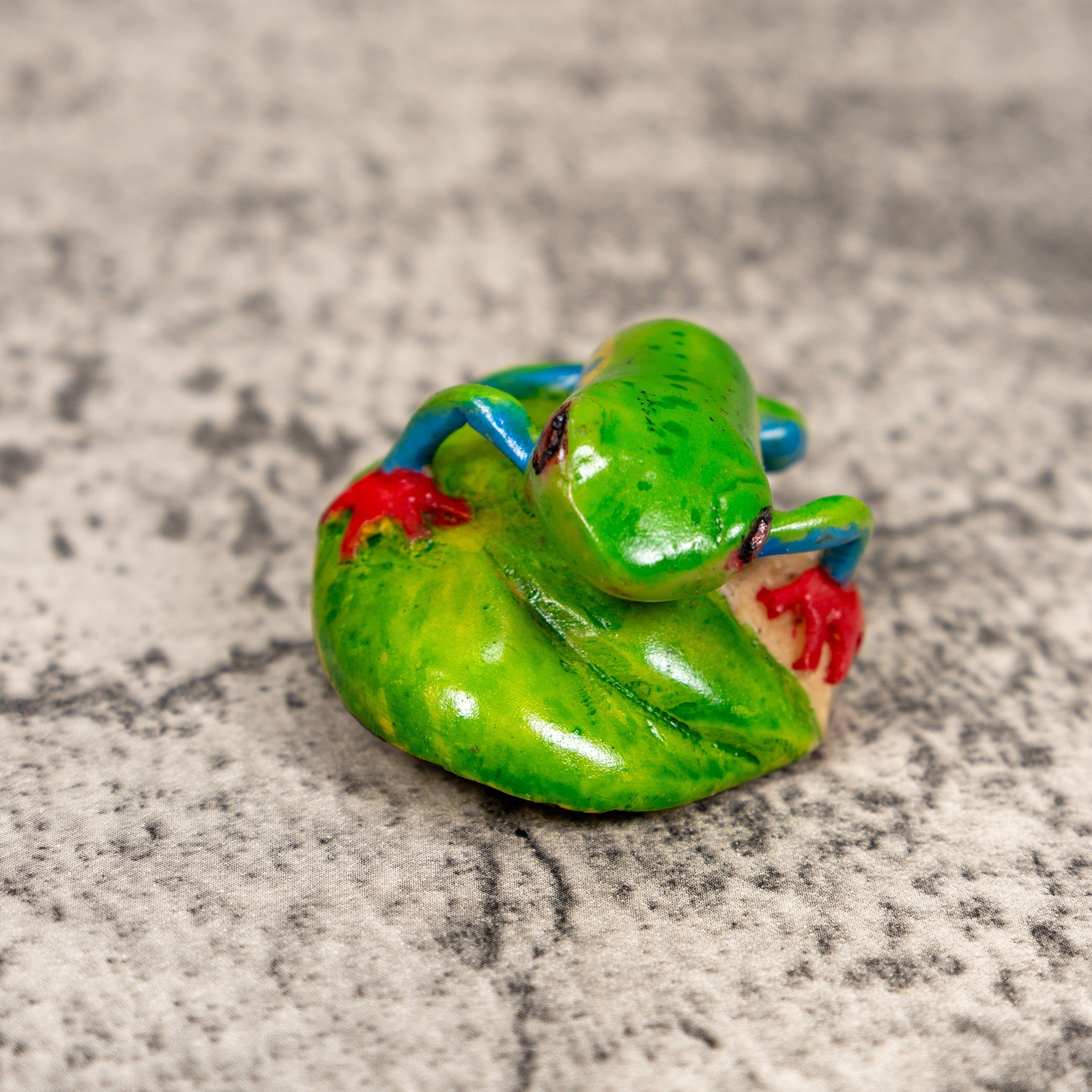 Red-Eyed Tree Frog Tagua Carving