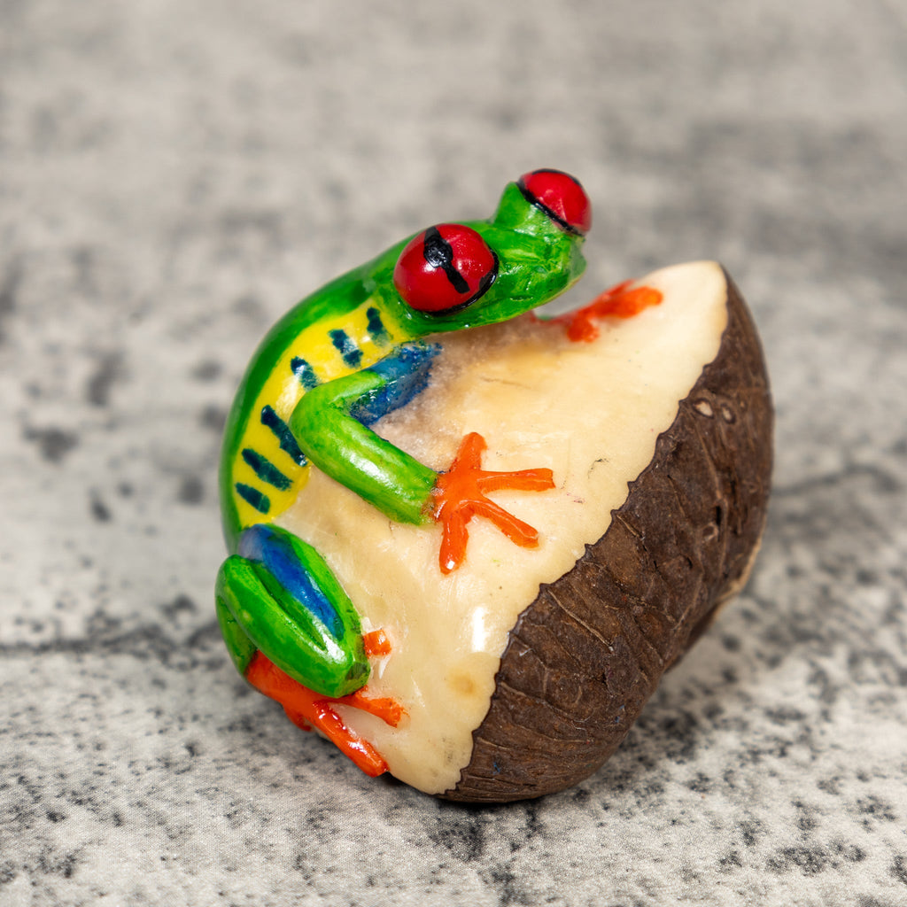 Red-Eye Tree Frog Tagua Carving