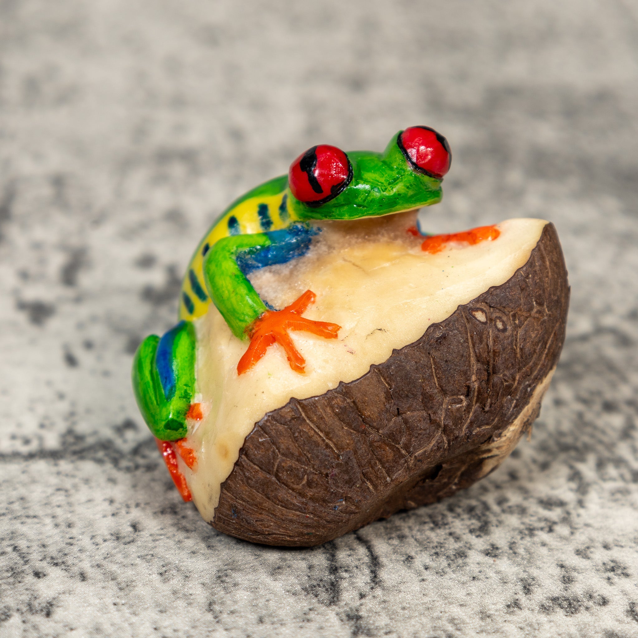 Red-Eye Tree Frog Tagua Carving