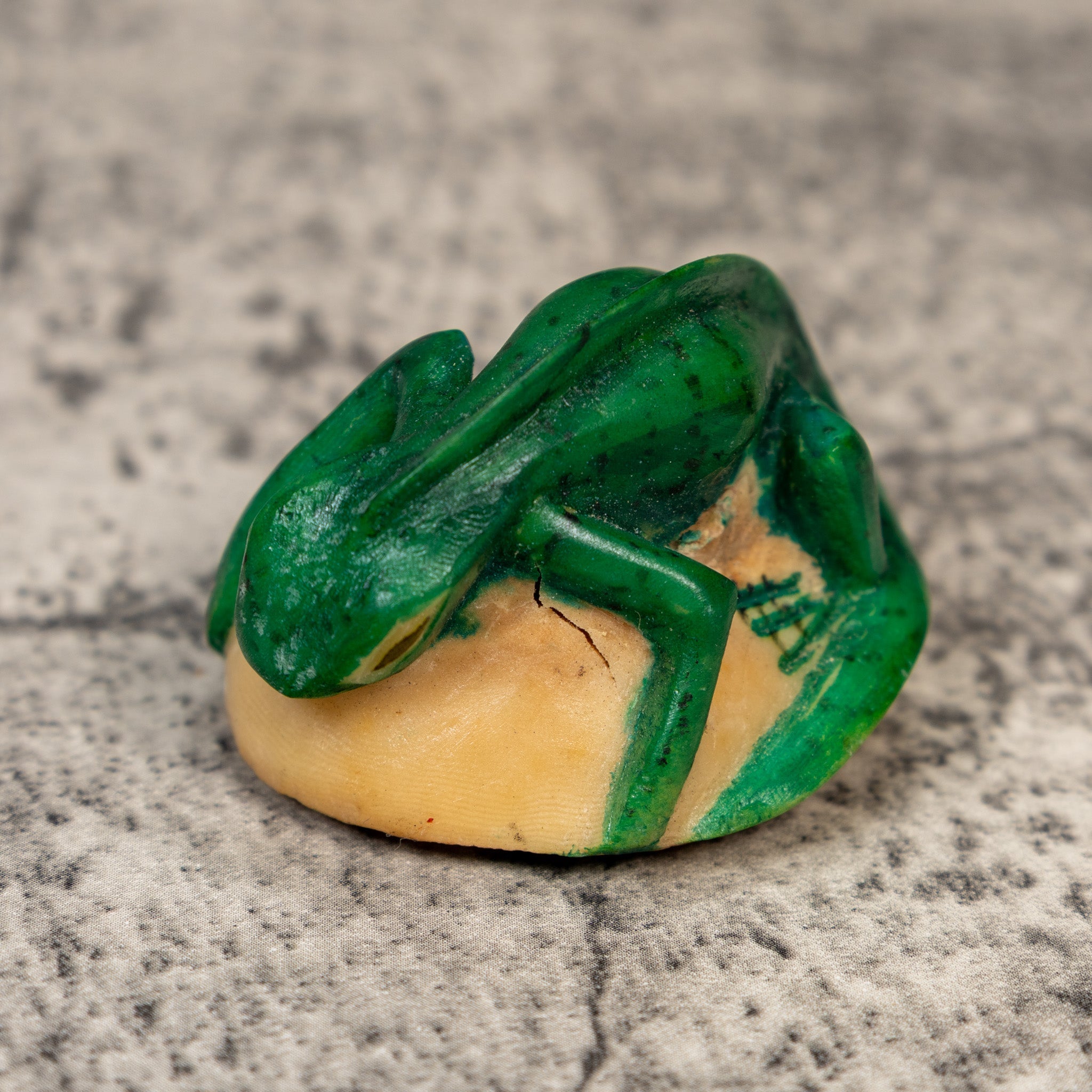 Vintage Green Iguana Lizard Tagua Carving