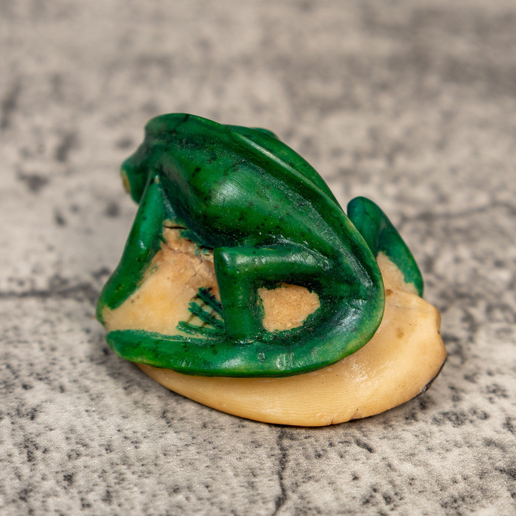 Vintage Green Iguana Lizard Tagua Carving