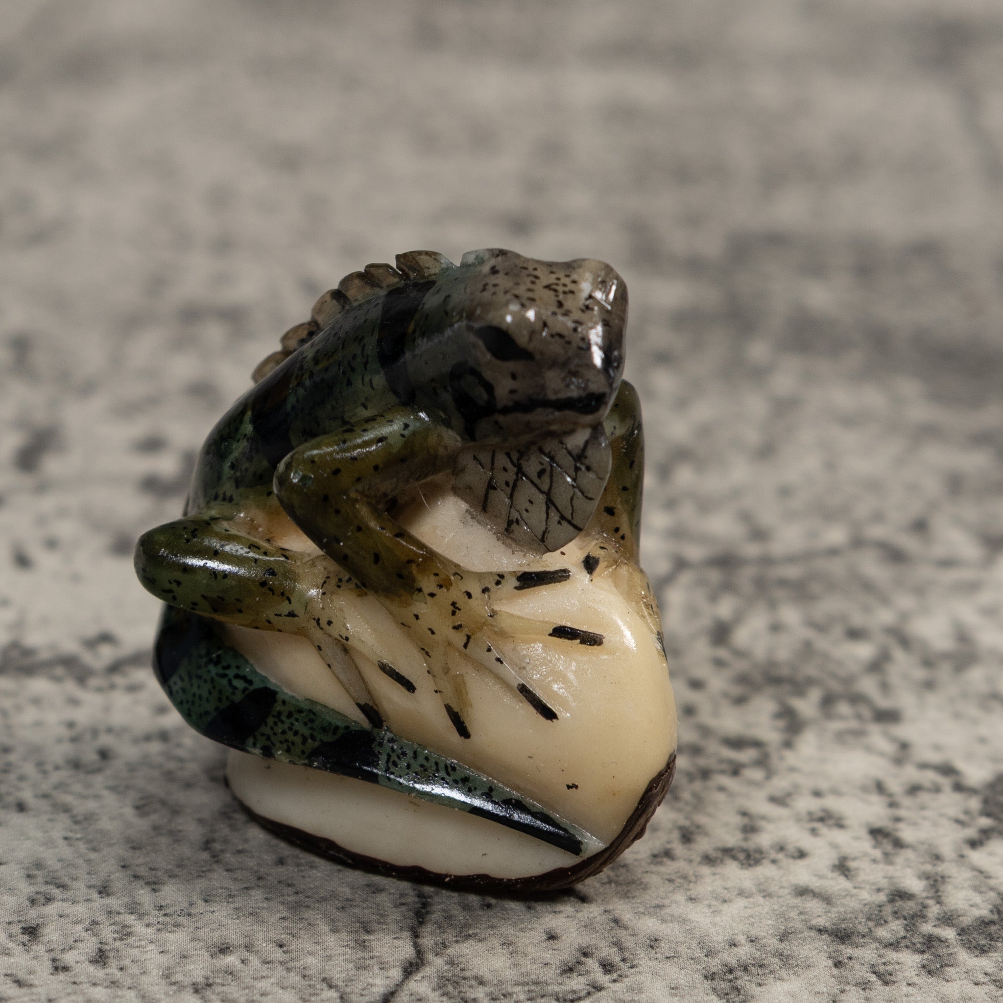 Vintage Black And Green Iguana Lizard Tagua Carving