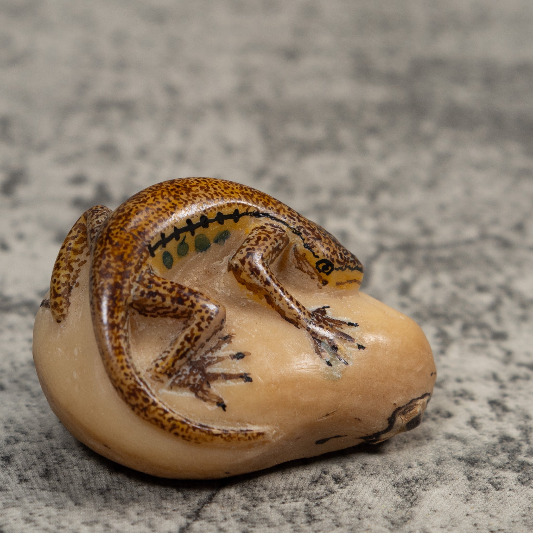 Vintage Brown And Black Gecko Lizard Tagua Carving