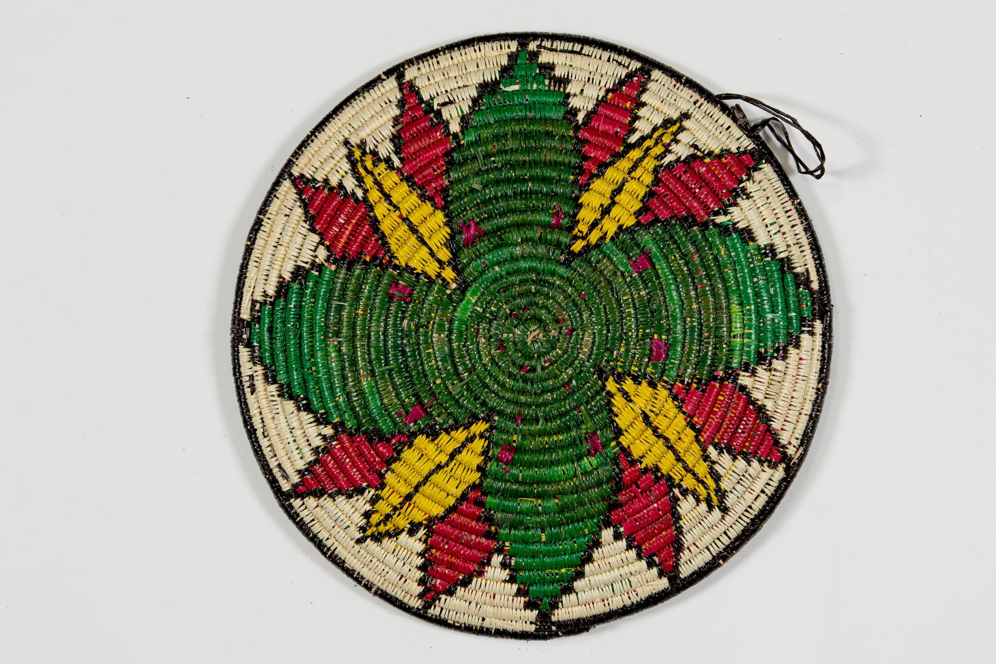 Broad Leaf Flower Small Basket Plate