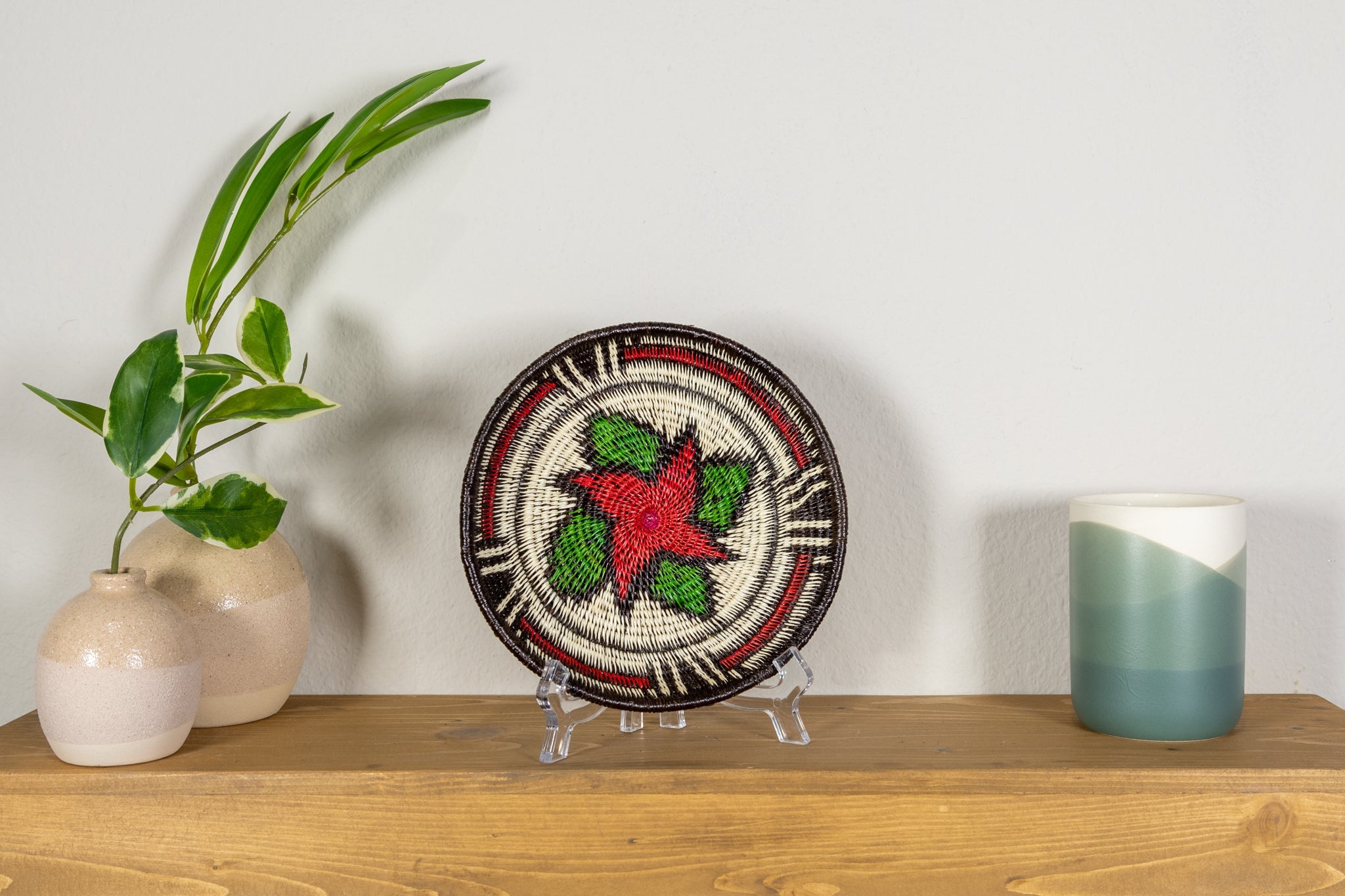 Red And Green Spiral Flower Small Basket Plate