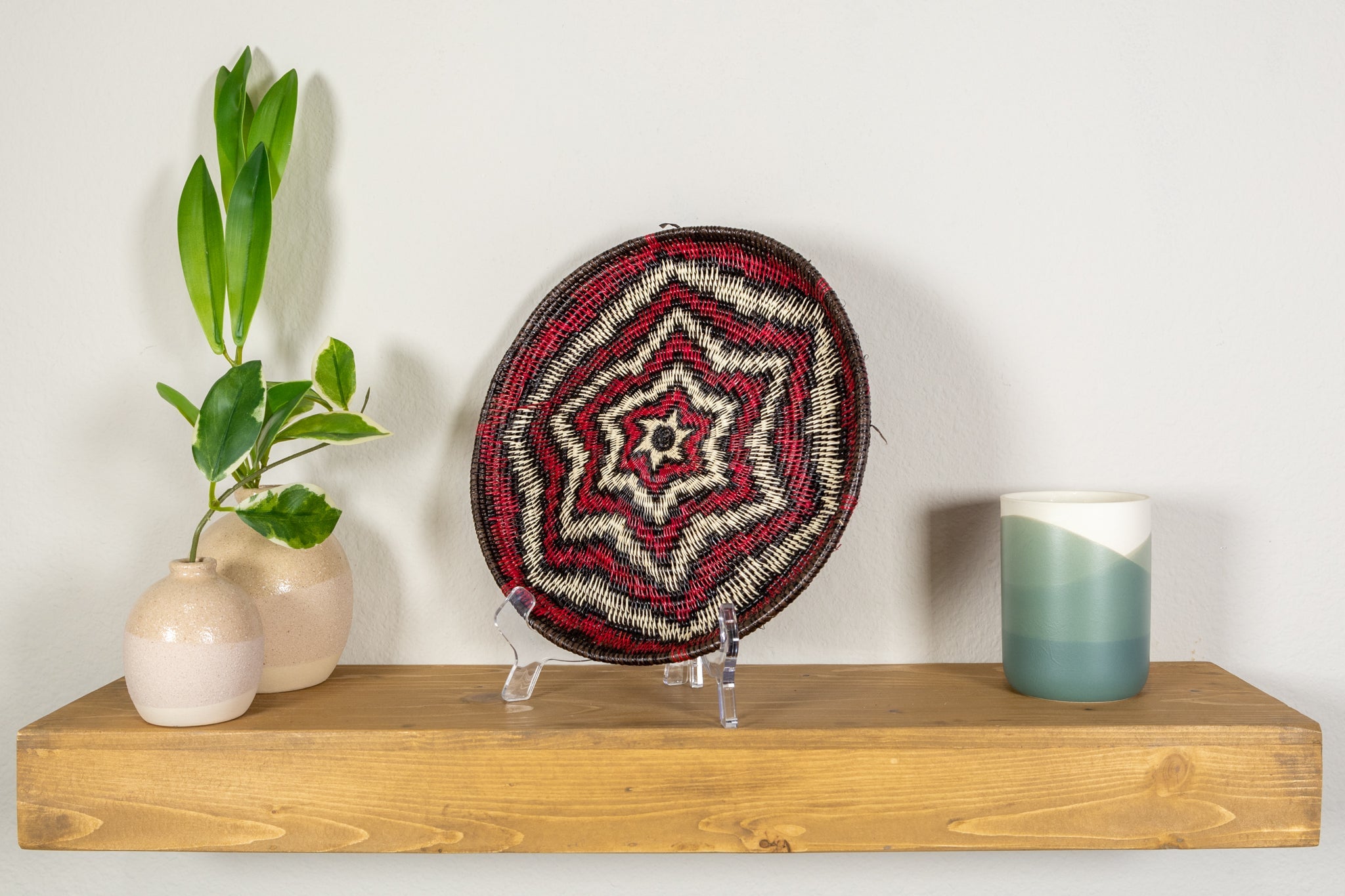 Black Red And White Super Nova Basket Plate