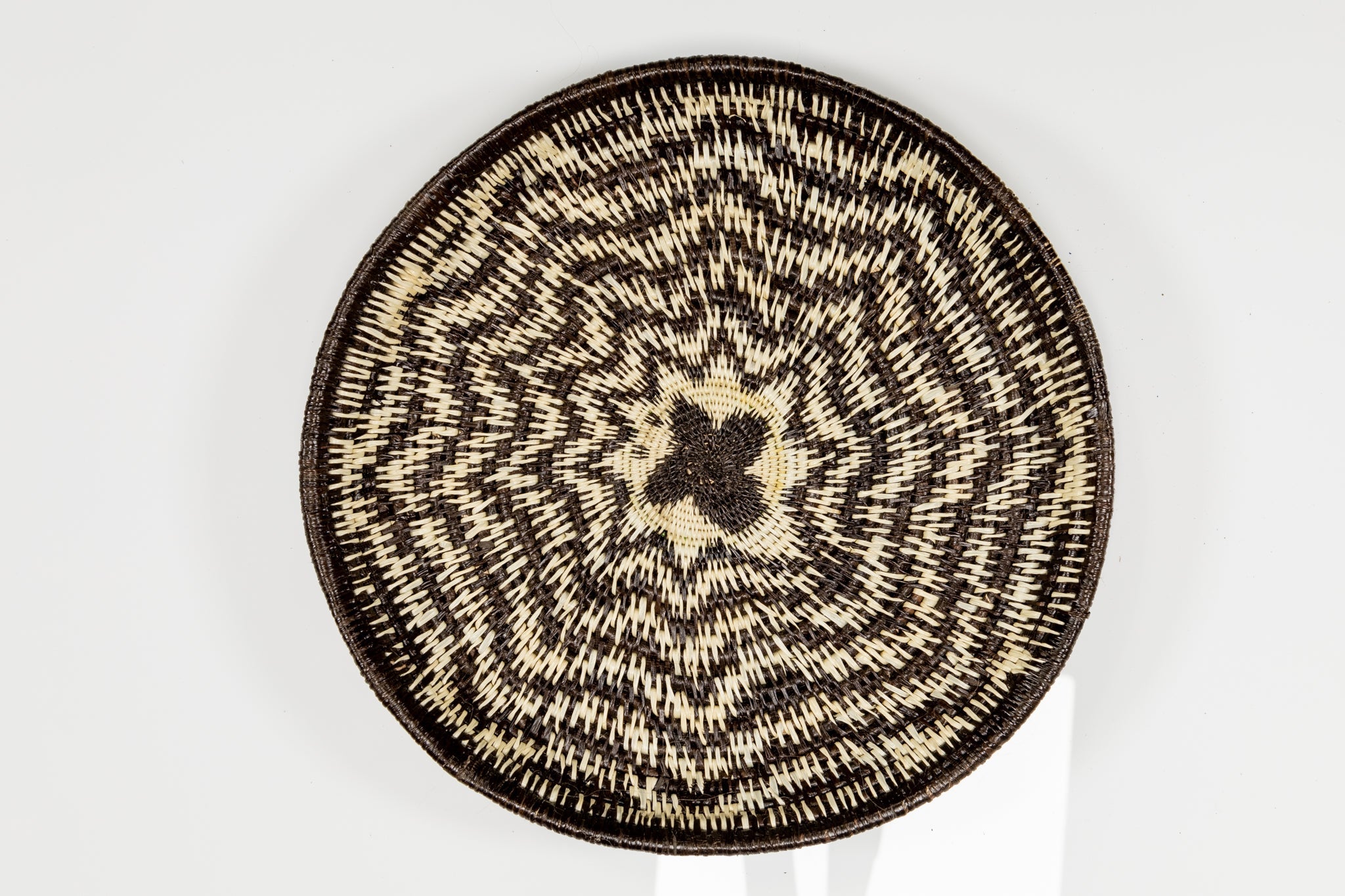Exploding Pulsar Star Basket Plate