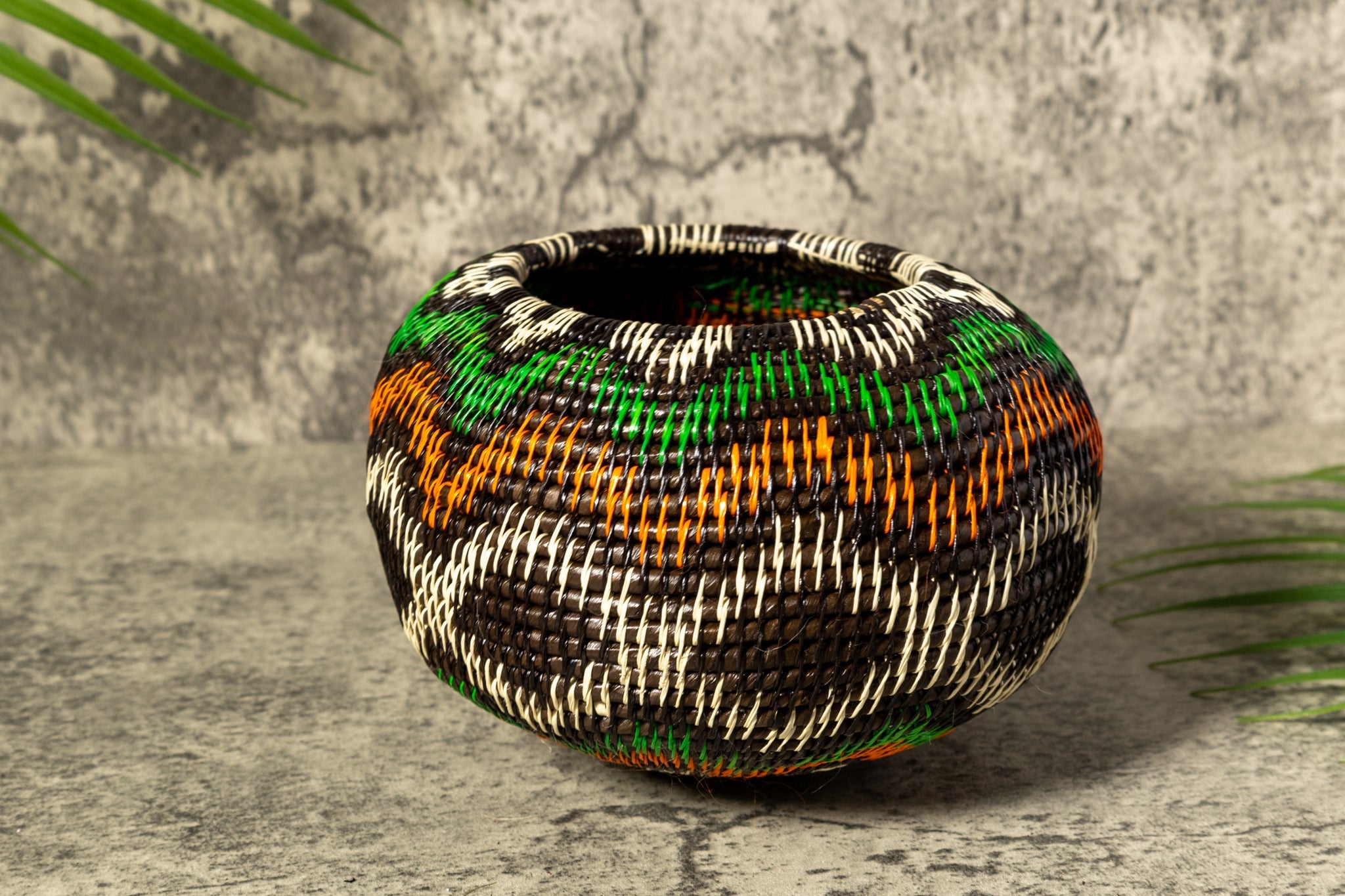 Coral Star Waves Woven Basket With Top