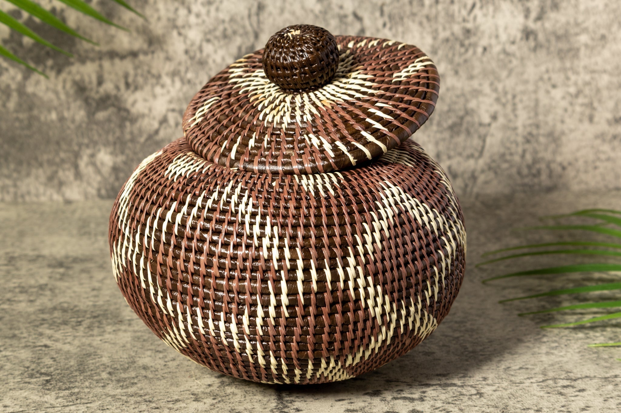 Brown Fish Net Woven Basket With Top