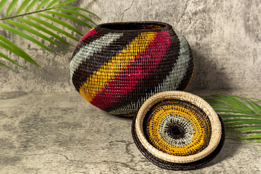 Silver Spiral Woven Basket With Top
