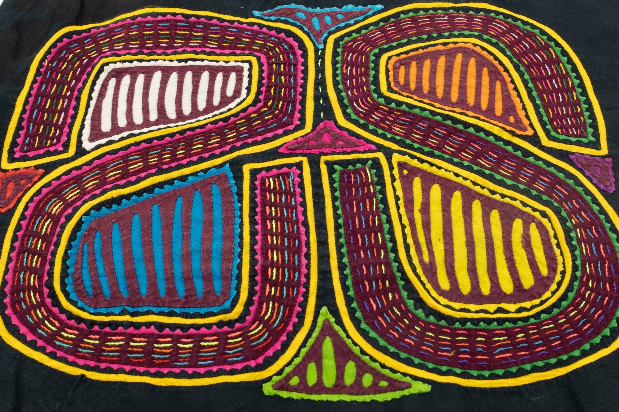 Hand Stitch Dog Face Panama Mola Textile